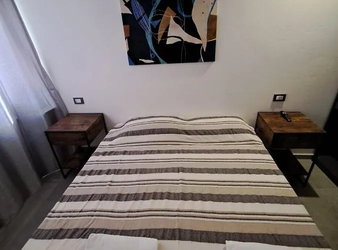 Alloggiamo 招待所 摩德纳