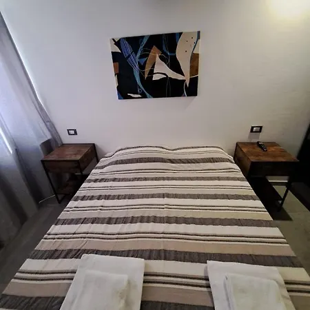 Alloggiamo 게스트하우스 모데나