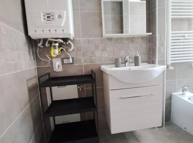 Alloggiamo 3* Modène